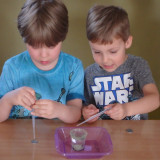 Wodne eksperymenty, czyli 6. urodziny Krzysia