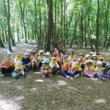 Spacer po lesie i budowanie szałasów ze Zmysłami w lesie